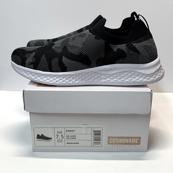 cushionaire Shoes - NWT Women’s Cushionaire Memory Foam Sneakers